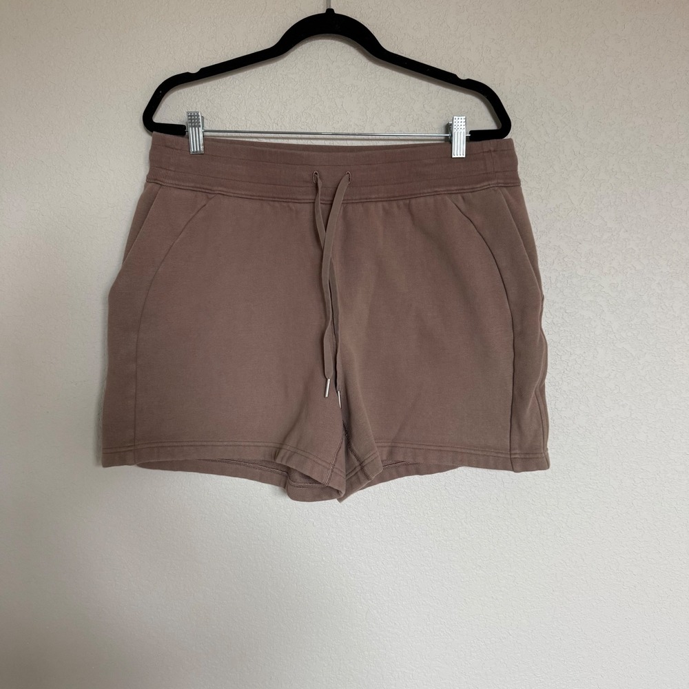 Lululemon Scuba High-Rise Short 5" Taupe Brown Size 14 Active Athleisure Lounge